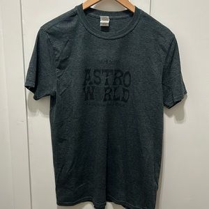 Gildan Softstyle Size Large‎ Short Sleeve T-Shirts | Astro World Travis Scott
